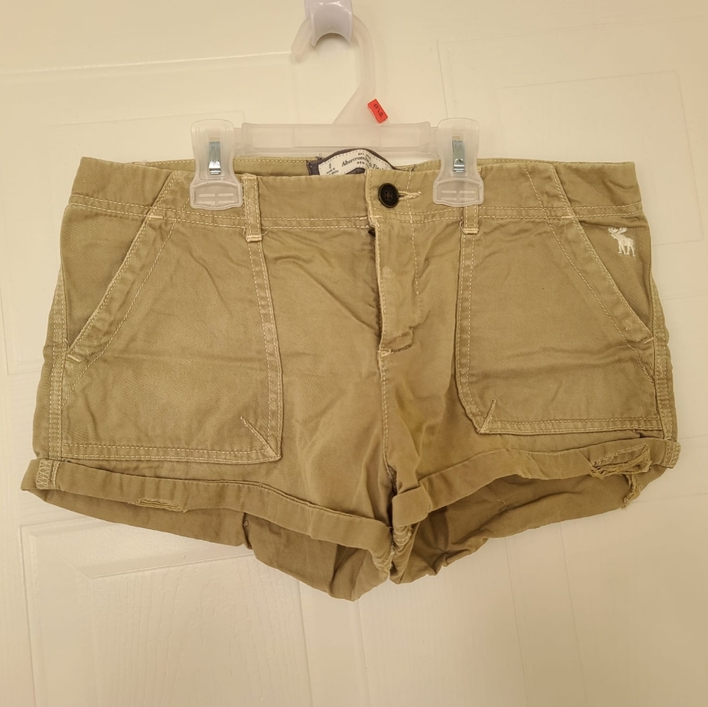 Abercrombie & Fitch Shorts Tan Size0/W25